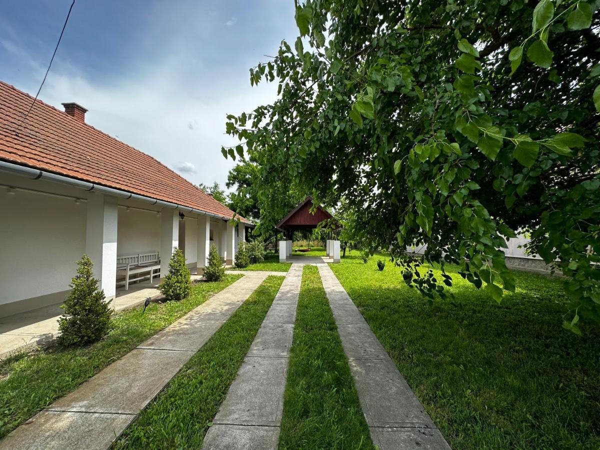 Alfoeldi Vendeghaz - Devavanya Экстерьер фото
